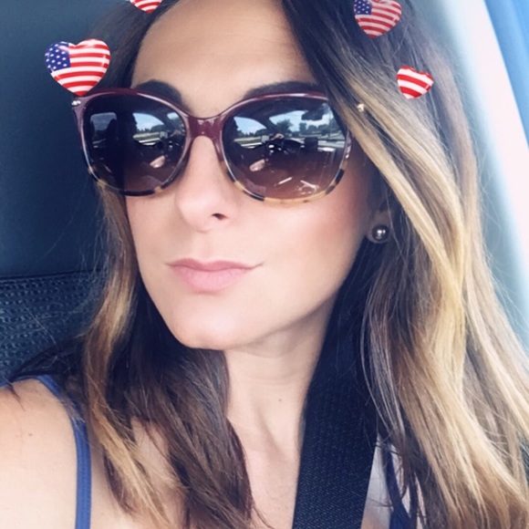 Meet your Posher, Jessica - Picture 1 of 1